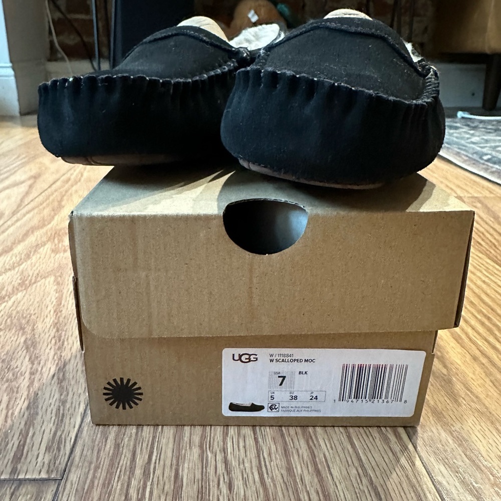 Ugg moccasin